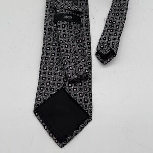 Boss Elegant Black and Pink Patterned Tie